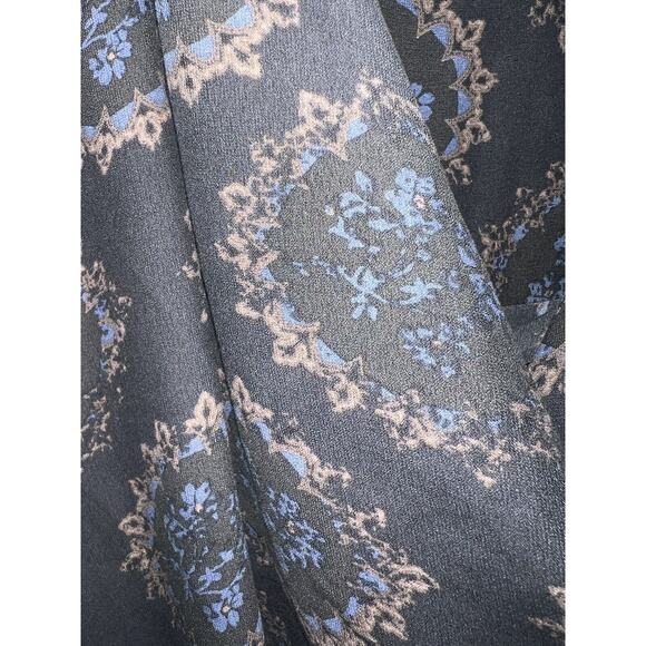 Free People Blouse Size L Dark Gray Peasant Floral Cowl Neck High-Low Hem Shirt - Picture 4 of 16